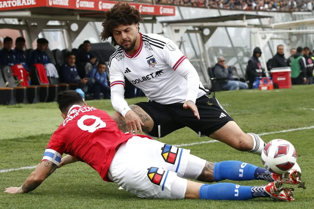 Maximiliano Falcón ha sabido controlar bastante bien a Fernando Zampedri. ¿Se repetirá la historia este jueves? | Foto: Photosport.