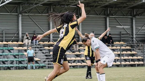 Santiago Wanderers y Fernández Vial empataron 3-3.