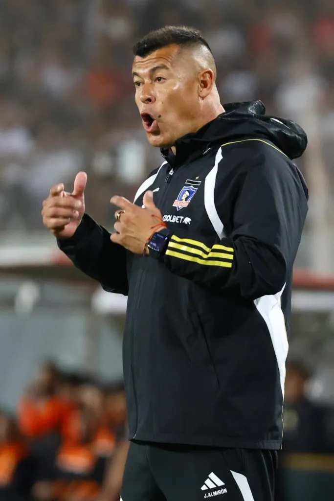 Jorge Almirón tiene dudas para armar el 11 titular de Colo Colo ante Católica (Photosport)
