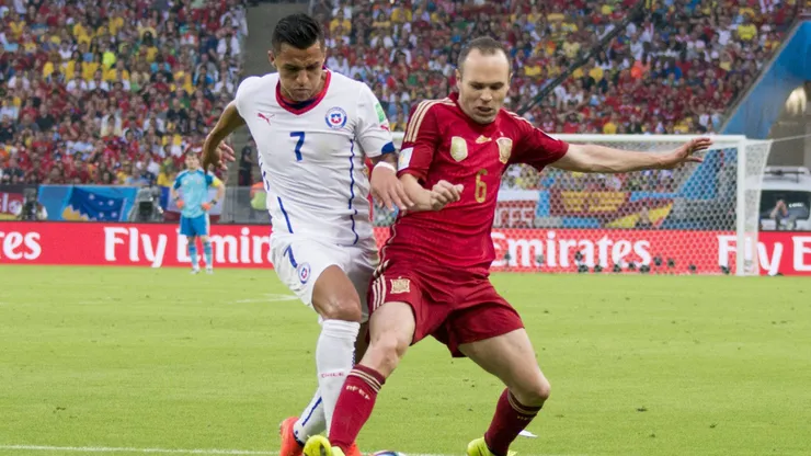 Iniesta destacó a Sánchez entre los mejores de Chile