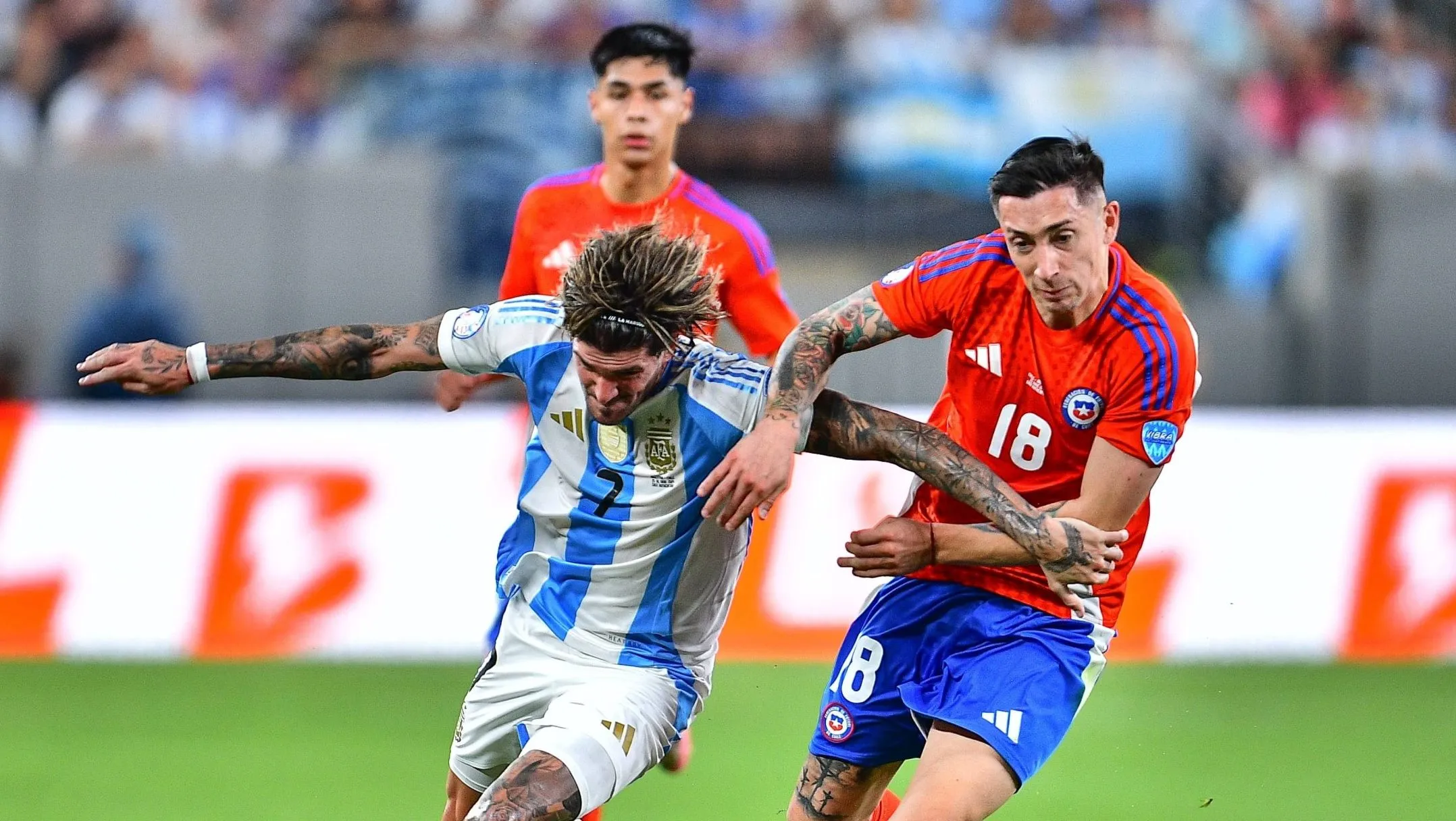 Rodrigo Echeverría se ganó un lugar en la selección chilena gracias a su rendimiento en Huracán con Diego Martínez y Frank Kudelka. (Imago).