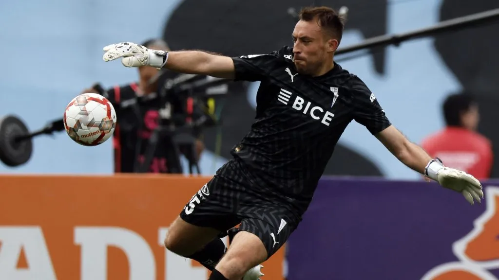 Zanahoria Pérez fue criticado por su feo gesto en la salida de la UC