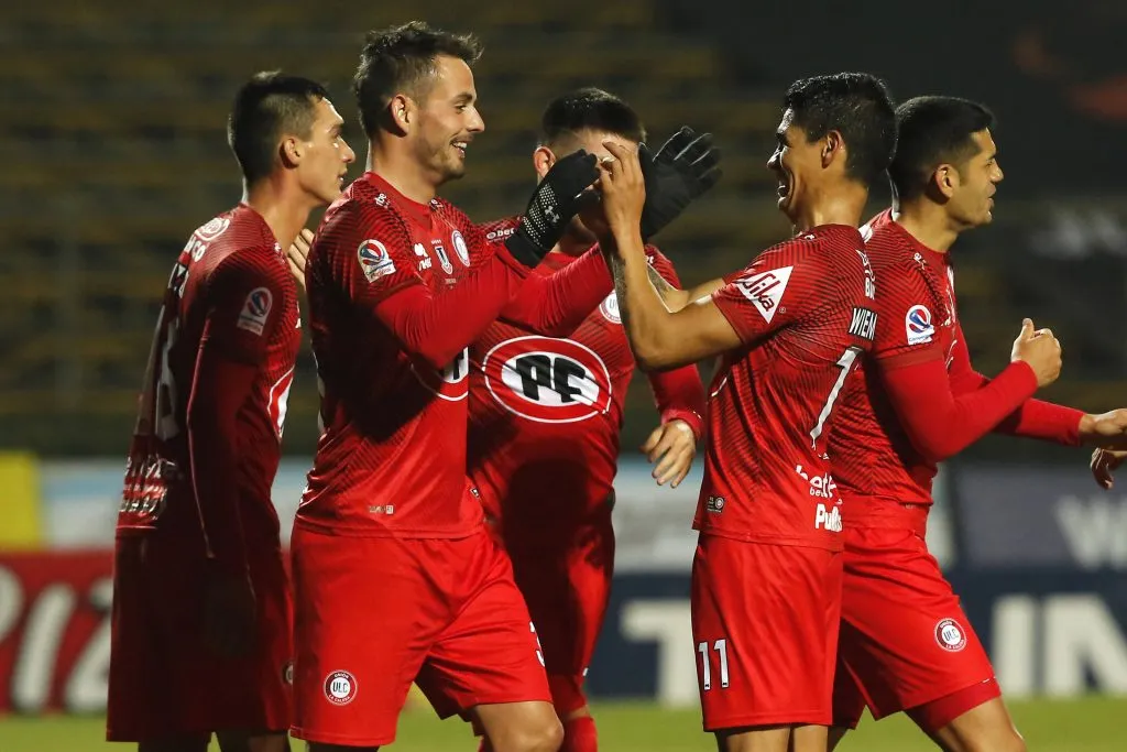 Rivero fue compañero de Erick Wiemberg en Calera, y de Matías Zaldivia en su anterior paso por Colo Colo