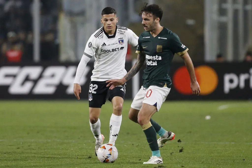 Sebastián Rodríguez en acción ante Colo Colo. (Dragomir Yankovic/Photosport).