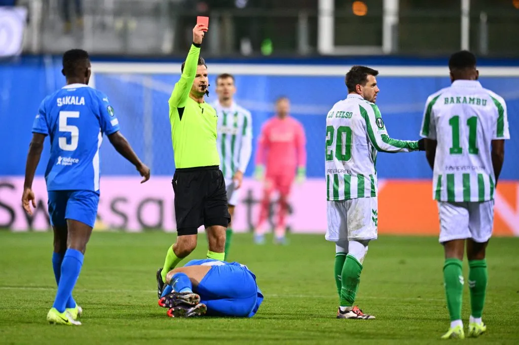 La expulsión de Giovani Lo Celso. (Foto: Imago).