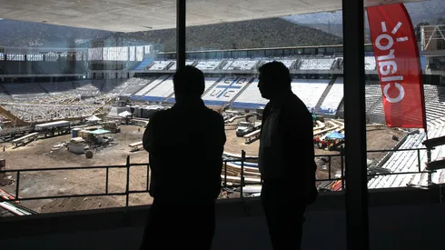 Caamaño reacciona por la molestia de los hinchas de la UC al Claro Arena.