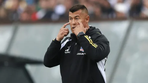 Jorge Almirón no piensa en la Roja.