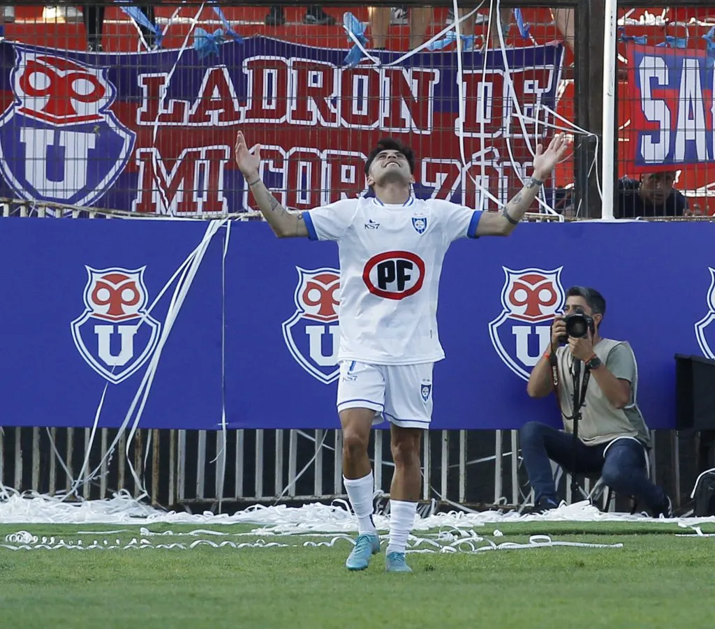 Altamirano se mete en órbita de la U: ¿El ex Huachipato llega desde Estudiantes de La Plata?