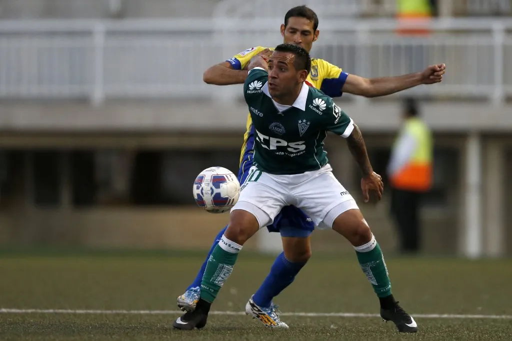 Jorge Luna en su paso por Wanderers. /Photosport