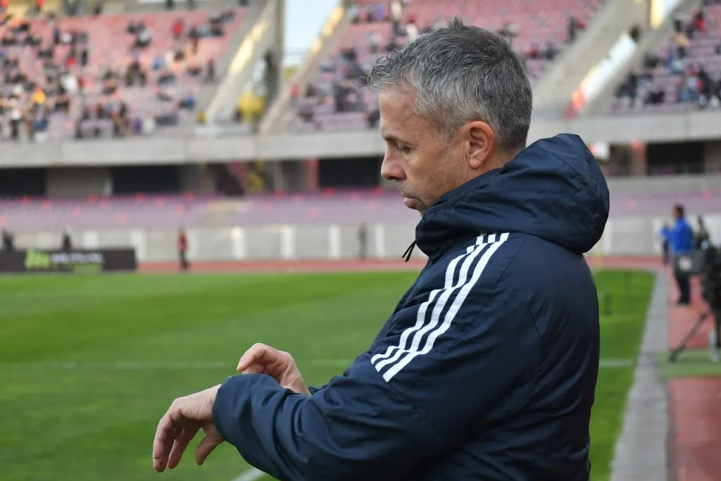 Gustavo Álvarez ya le definió a la U los puestos en los que quiere refuerzos para el 2025. Foto: Photosport.