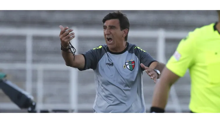 Costas tuvo un breve paso por el fútbol chileno