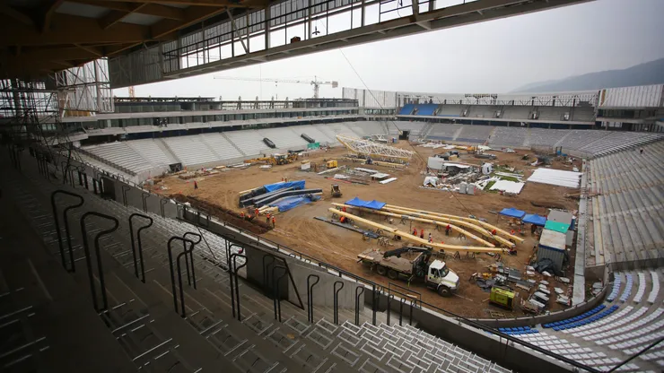 Estadio San Carlos de Apoquindo siendo remodelado.