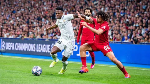Vinícius Junior y Alexander Arnold en el último enfrentamiento entre Real Madrid y Liverpool.