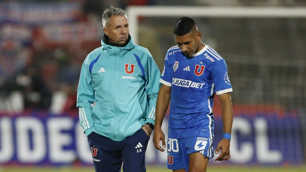 Gustavo Álvarez debe tomar decisiones con jugadores de la U.
