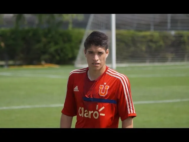 Gonzalo Tapia entrenando en la U.