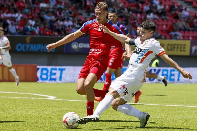 Gastón Lezcano en acción por Cobresal. (Andres Pina/Photosport).