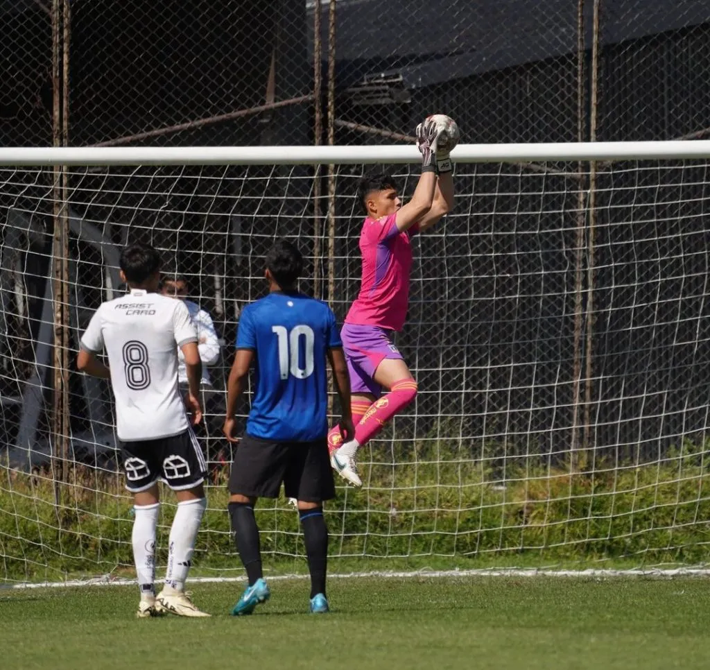 Eduardo Villanueva en acción por el equipo de proyección de Colo Colo. (Captura Instagram).