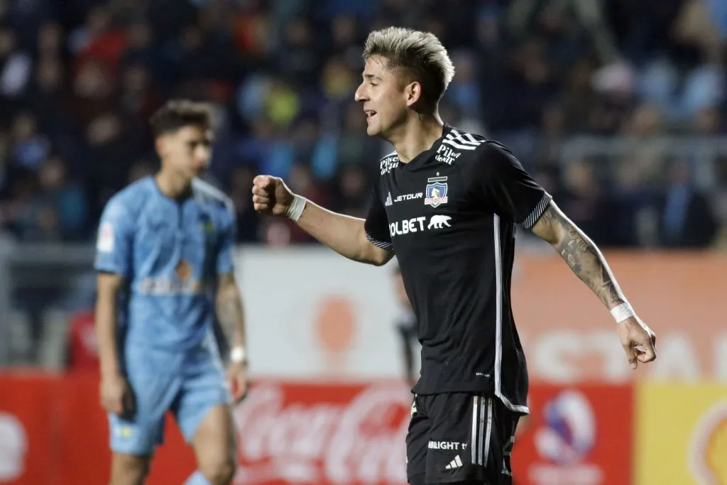 Paiva celebra un gol que le convirtió a O’Higgins por la Copa Chile. (Jorge Loyola/Photosport).