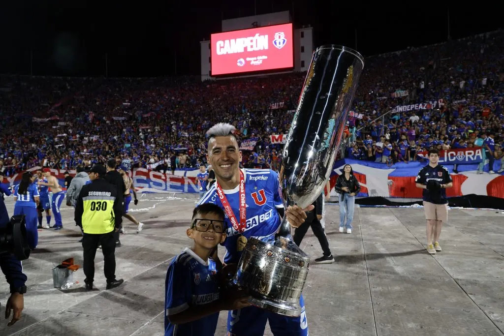 Brian Fernández puede jugar en el fútbol chileno con su hermano, Leandro Fernández de la U | Photosport