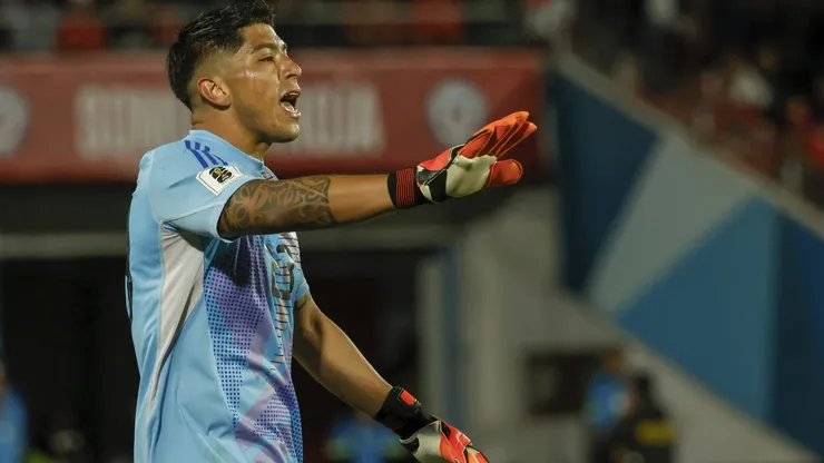 Brayan Cortés jugando por la selección chilena.