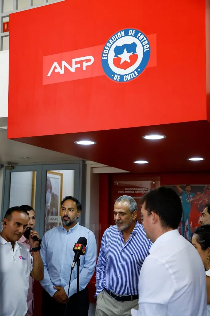 ANFP apuntada por calendarización del fútbol chileno en 2024 (Photosport)