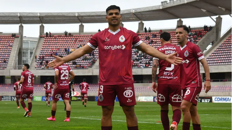 El argentino viene de ser figura en el ascenso.