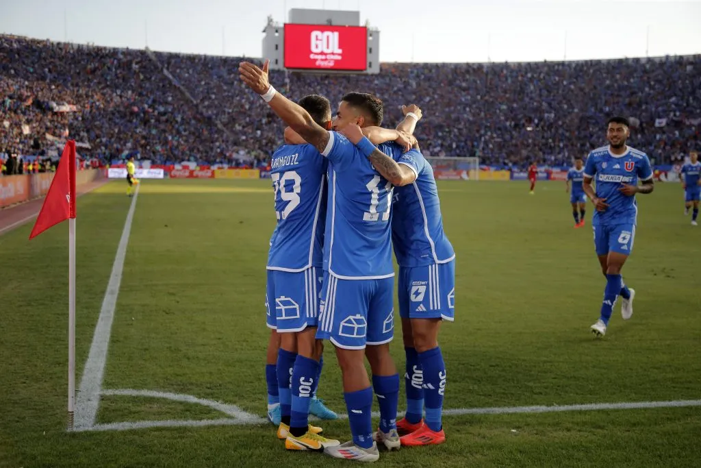 La U quiere aumentar capital, pero también necesita importantes salidas de su equipo. Foto: Javier Torres/Photosport