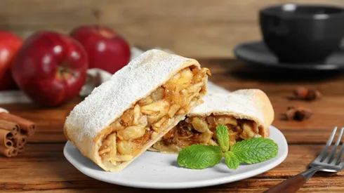 Receta casera strudel de manzana.