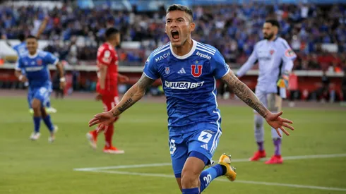 Charles Aránguiz marcó el gol del título para U de Chile.