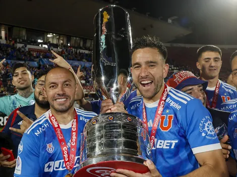 Empapado en Gatorade: el festejo azul con Marcelo Díaz