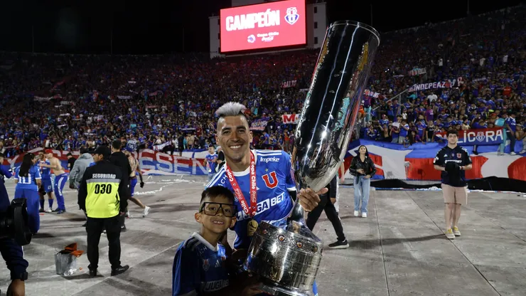 Leandro Fernández festejó con su hijo Ramiro en U de Chile