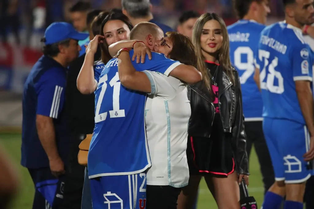 Marcelo Díaz se emocionó luego de alcanzar la Copa Chile con la U. Foto: Photosport.