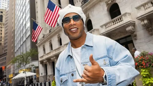 Ronaldinho otra vez en el ojo del huracán.