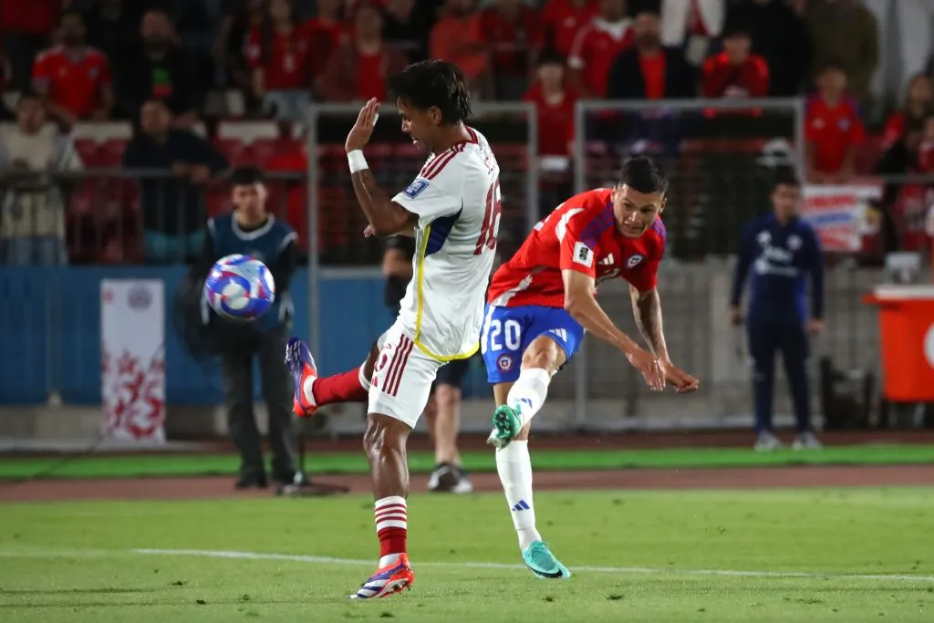 Cepeda anota uno de sus golazos ante Venezuela en el Nacional