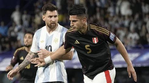 Lionel Messi se molestó con Carlos Zambrano en las eliminatorias