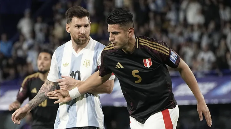 Lionel Messi se molestó con Carlos Zambrano en las eliminatorias