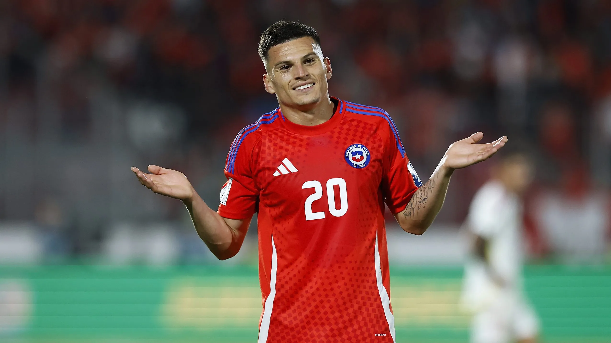 La celebración de Lucas Cepeda en la Roja por las Eliminatorias. Foto: Pepe Alvujar/Photosport