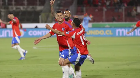 Lucas Cepeda y Arturo Vidal lideraron el triunfo de Chile ante Venezuela.