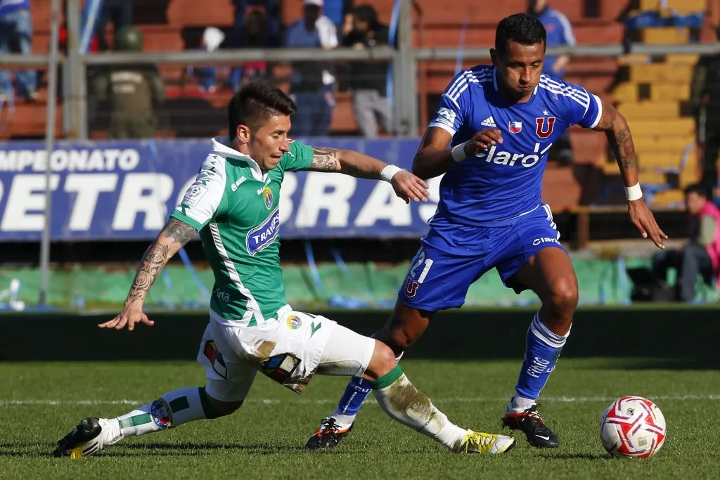Eduardo Morante en acción por Universidad de Chile. (Marcelo Hernandez/Photosport).
