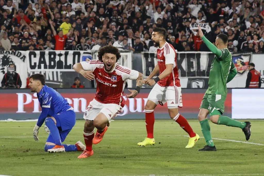Maximiliano Falcón celebrando en Colo Colo. Foto: Dragomir Yankovic/Photosport