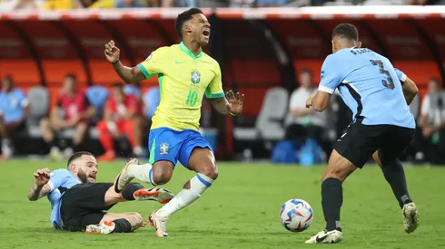 Nahitan Nández fue expulsado en el partido ante Brasil en los cuartos de final de la Copa América 2024.