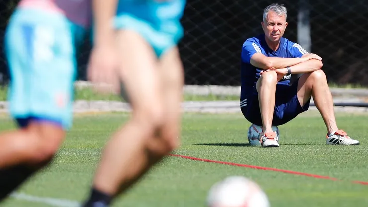 Gustavo Álvarez sigue moviendo su formación para la Copa Chile.