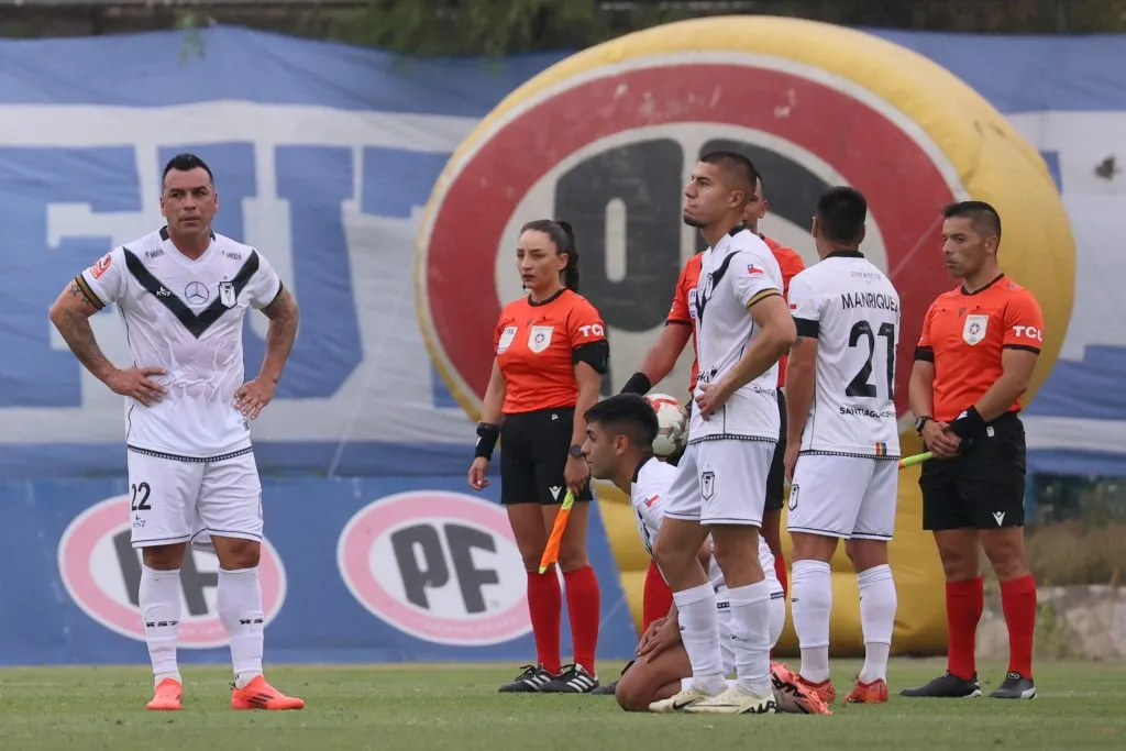 El Morning cayó ante Recoleta y Paredes se retiró | Photosport