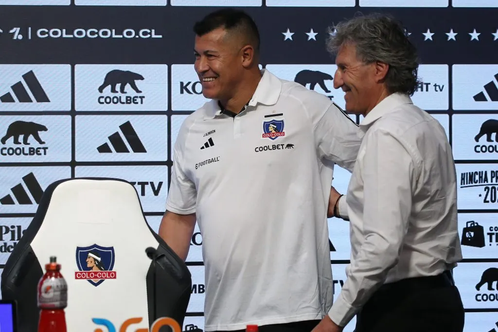 Morón en la presentación del DT de Colo Colo, Jorge Almirón. (Javier Salvo/Photosport).