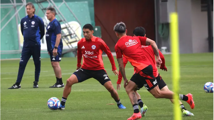 Cabral sigue esperando su chance por la Roja