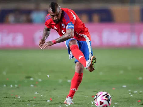 Vidal asegura que se sintió más "cómodo" con Colo Colo que en la Roja