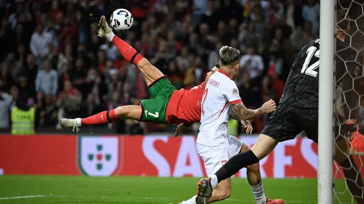 Cristiano Ronaldo marcó un gol con Portugal que dio la vuelta al mundo