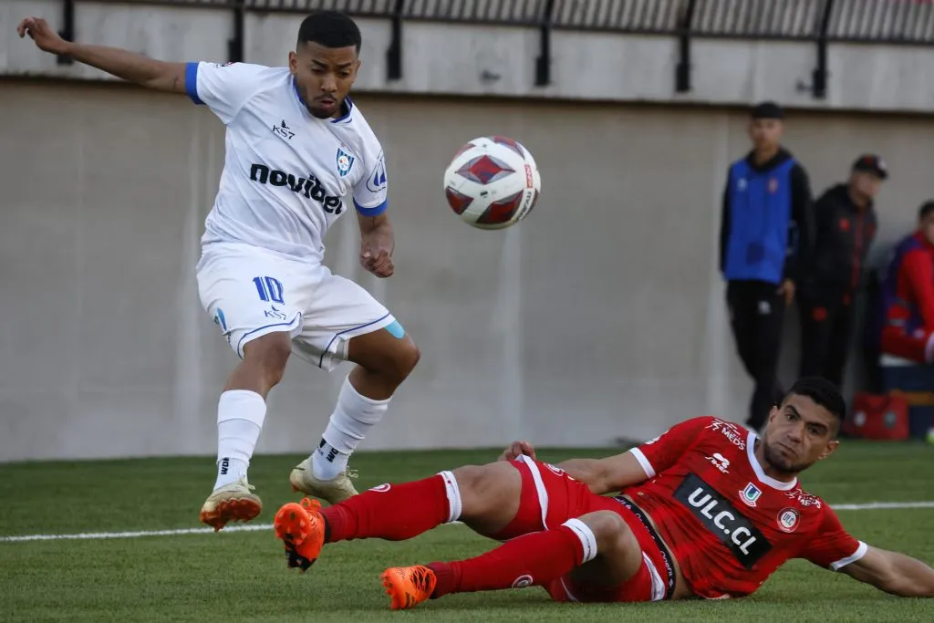 Brayan Palmezano no seguirá en Huachipato en el 2025. Foto: Photosport.