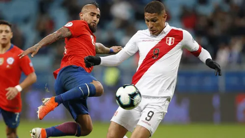 Chile visita a Perú con tres puntos de oro en juego para ambos.