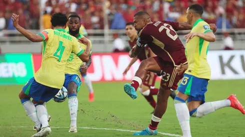 Venezuela no pudo como local.